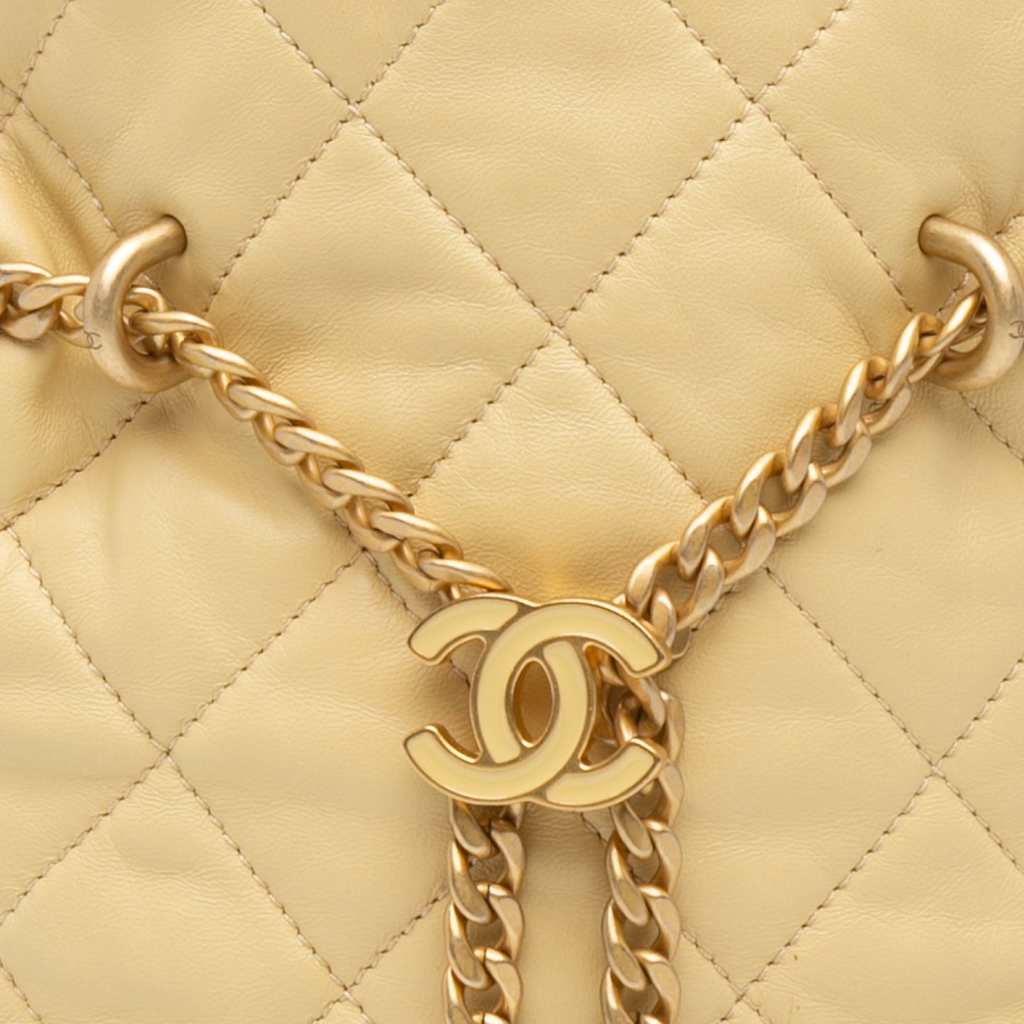 Chanel Sac Mini Lambskin Pending CC Bucket Bag