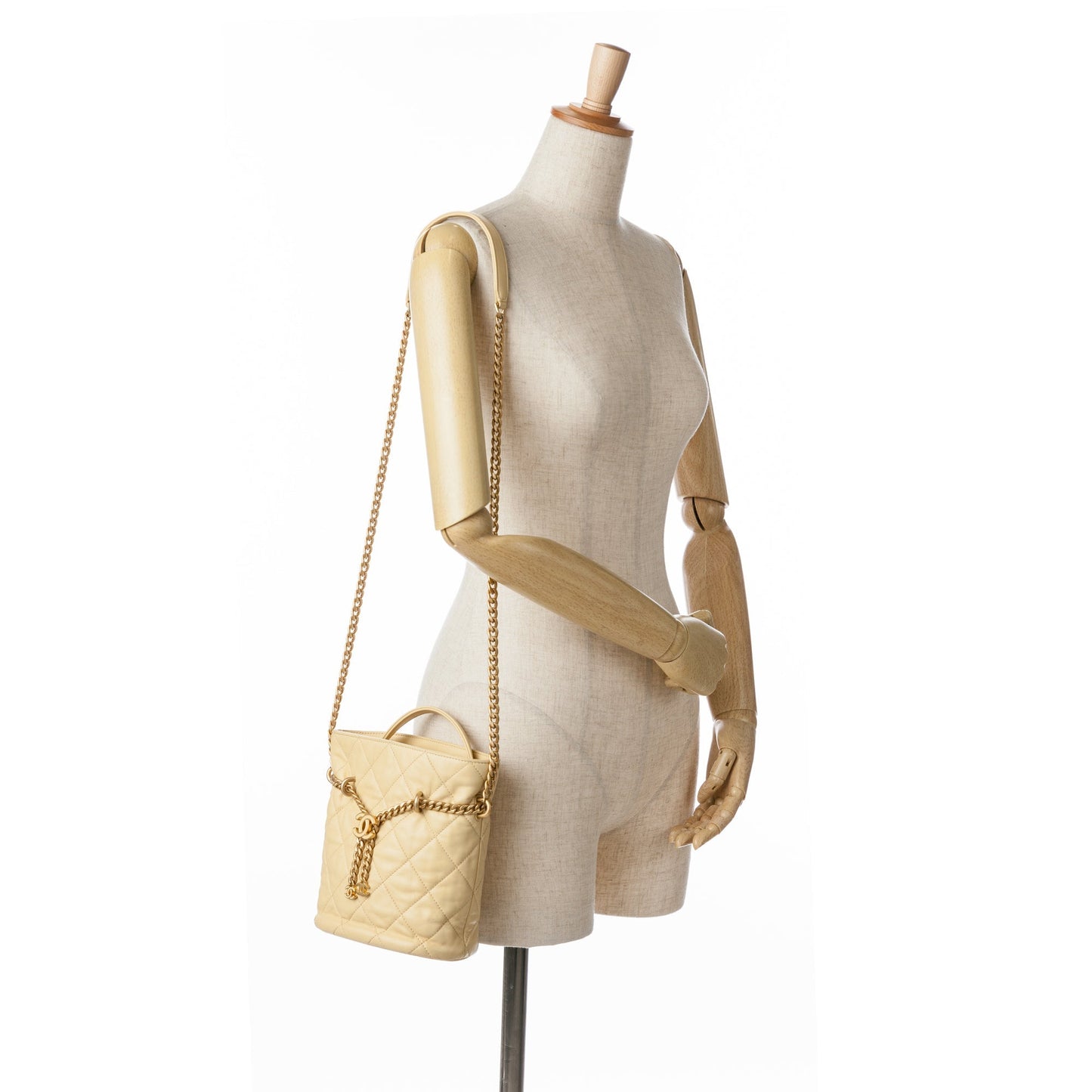 Chanel Sac Mini Lambskin Pending CC Bucket Bag