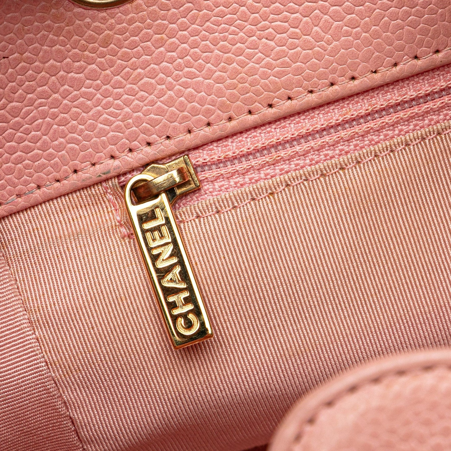 Chanel Sac Caviar Petite Shopping Tote