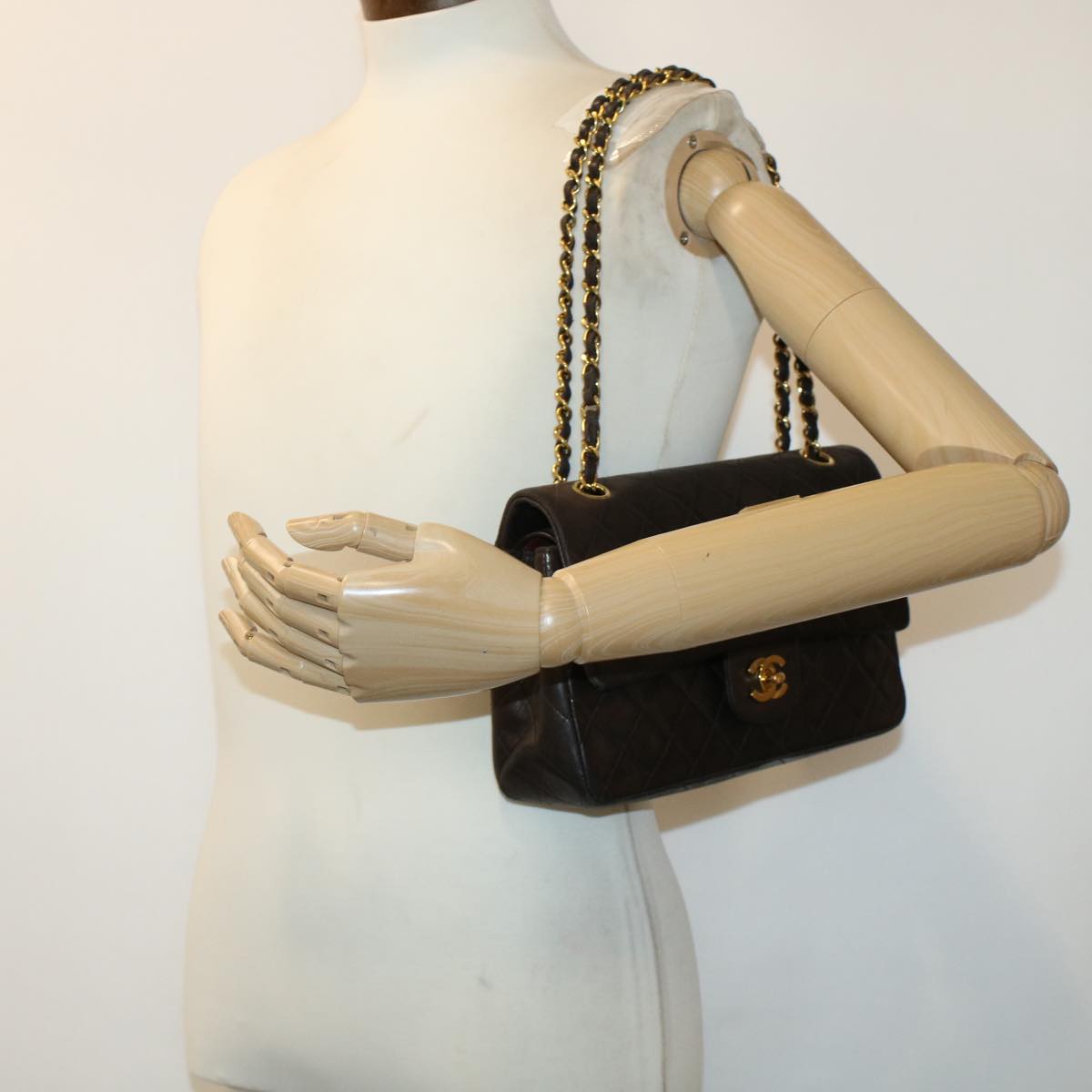 CHANEL Matelasse Turn Lock Chain Shoulder Bag Lamb Skin Black CC am4540