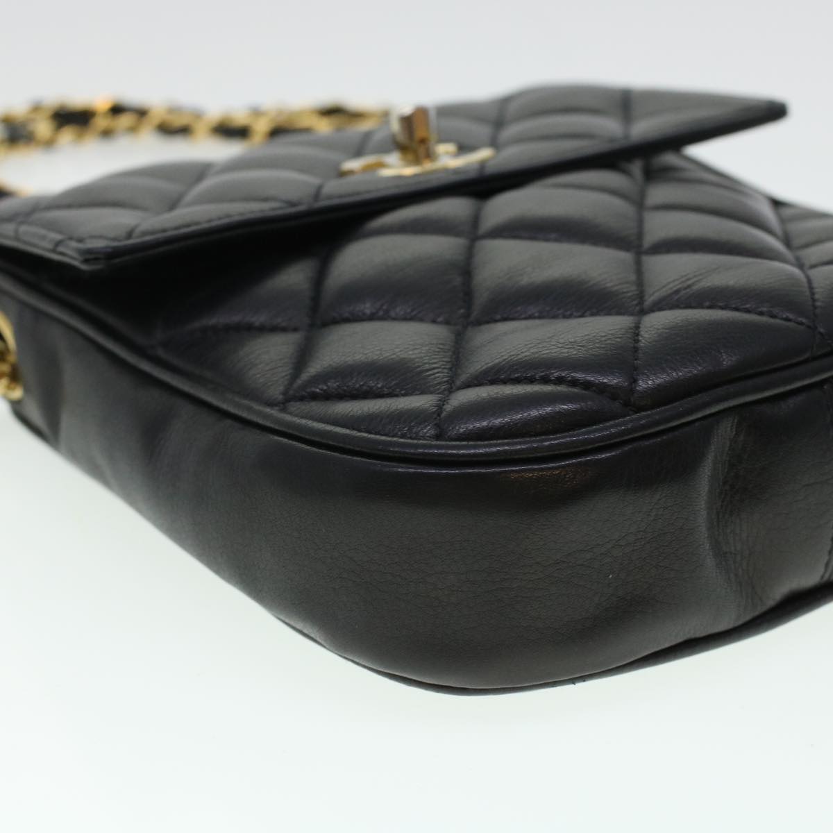 CHANEL Matelasse Turn Lock Chain Shoulder Bag Lamb Skin Black CC am4542