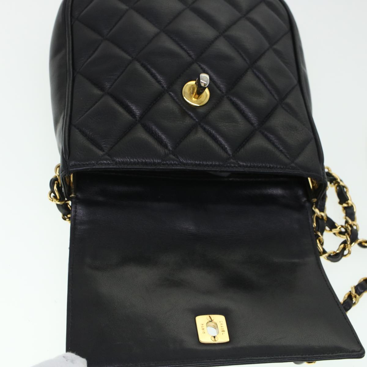CHANEL Matelasse Turn Lock Chain Shoulder Bag Lamb Skin Black CC am4542