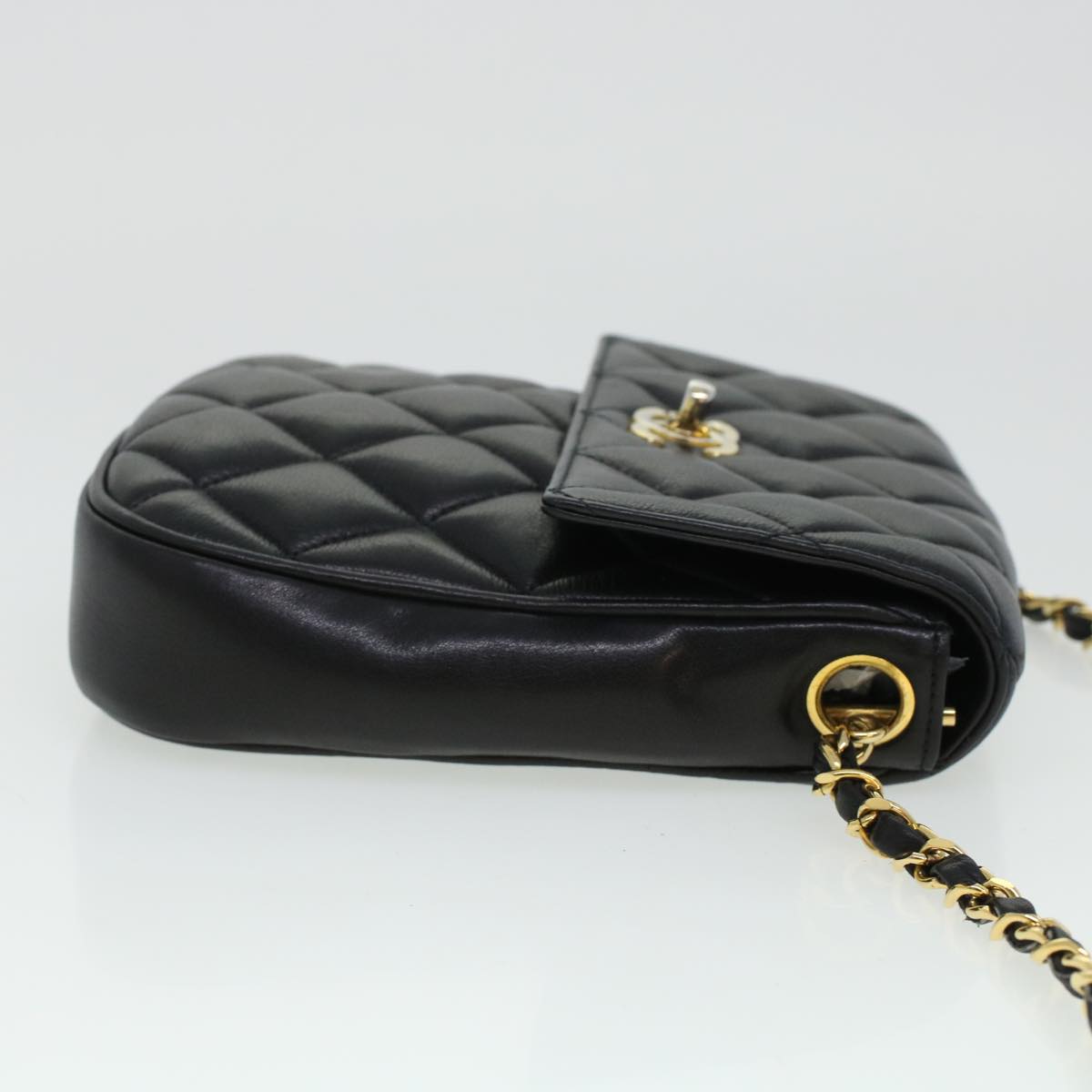 CHANEL Matelasse Turn Lock Chain Shoulder Bag Lamb Skin Black CC am4542