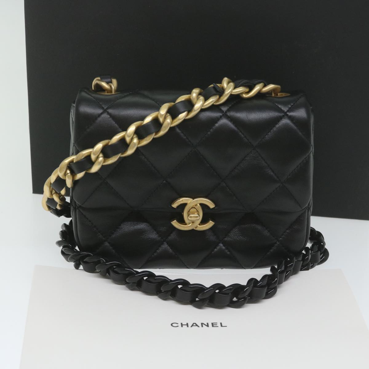 CHANEL Matelasse Turn Lock Chain Shoulder Bag Lamb Skin Black CC ar11105A