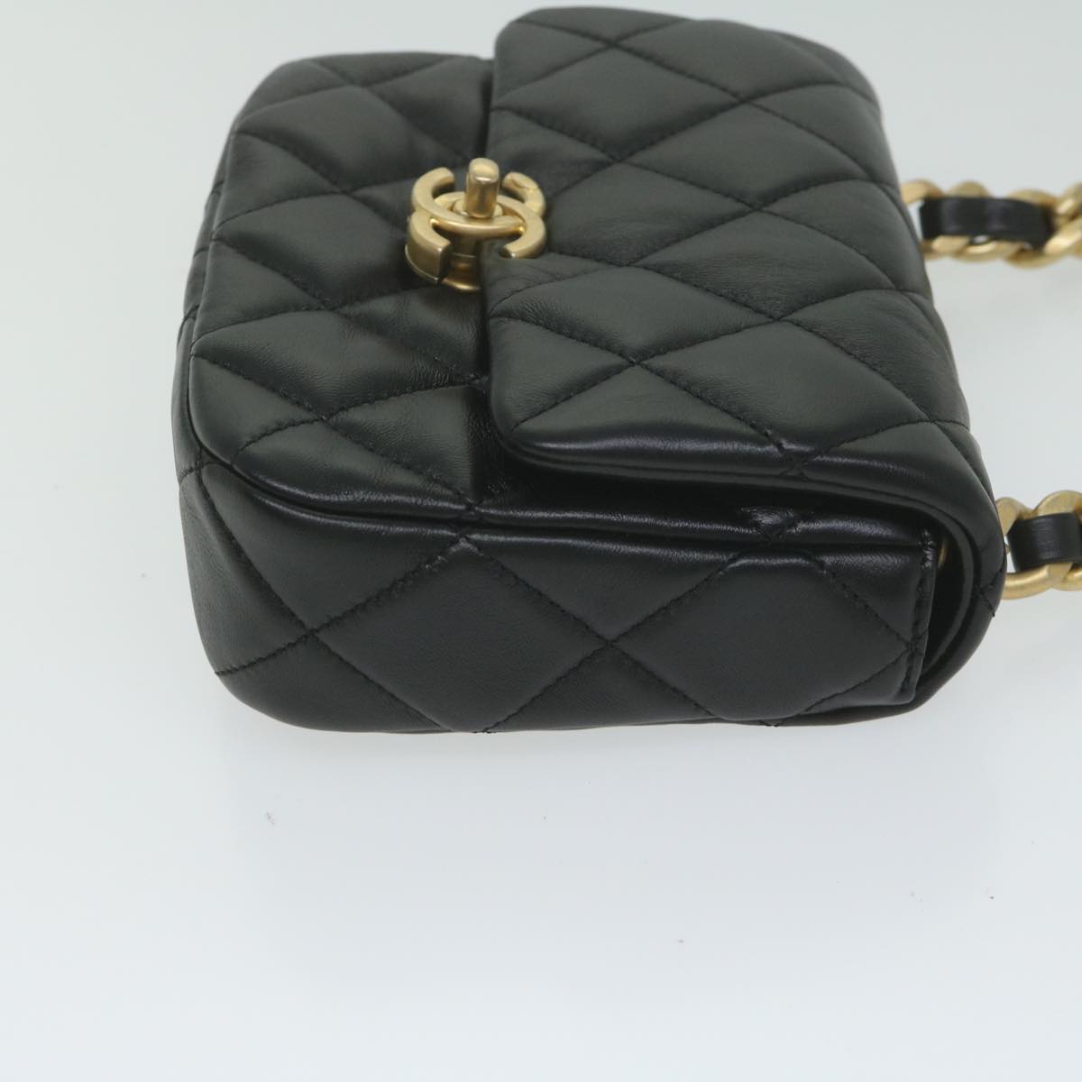 CHANEL Matelasse Turn Lock Chain Shoulder Bag Lamb Skin Black CC ar11105A