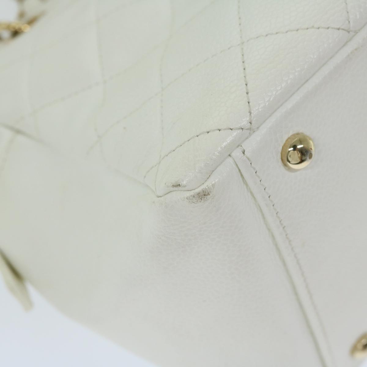 CHANEL Matelasse Chain Shoulder Bag Caviar Skin White CC ar11502