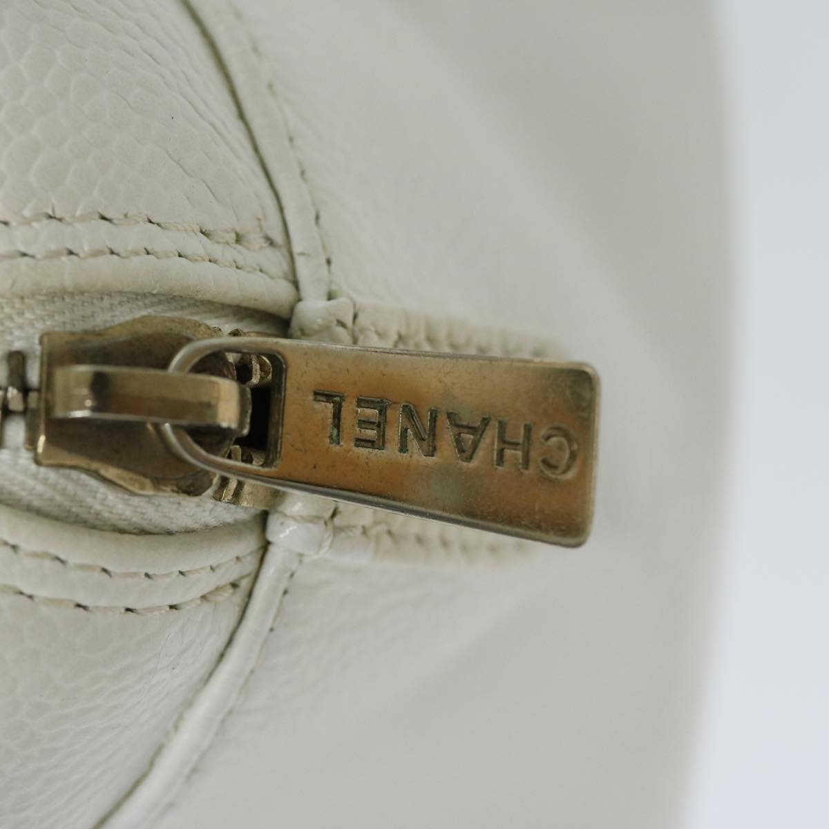 CHANEL Matelasse Chain Shoulder Bag Caviar Skin White CC ar11502
