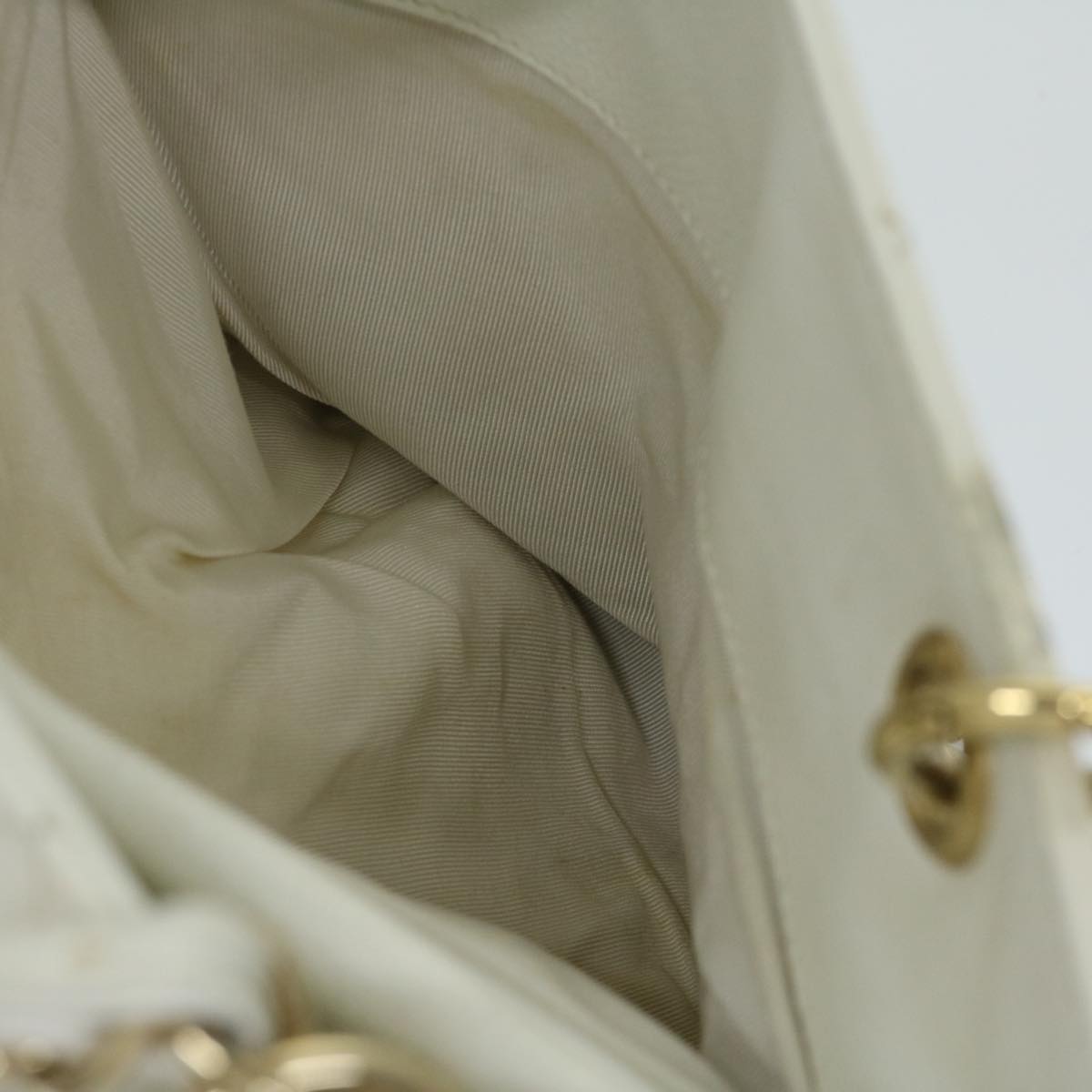 CHANEL Matelasse Chain Shoulder Bag Caviar Skin White CC ar11502