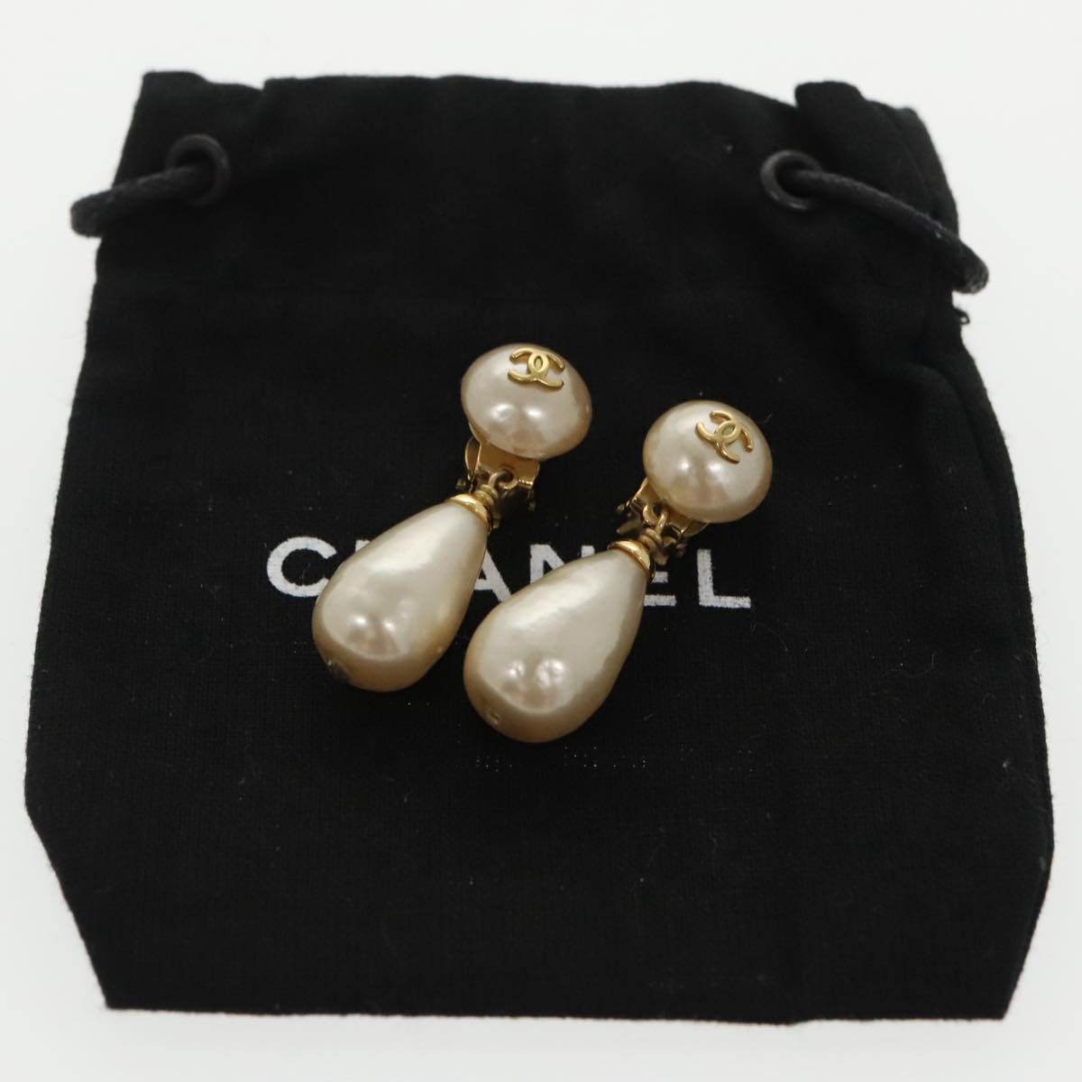 CHANEL Pearl Earring metal White CC ar12918