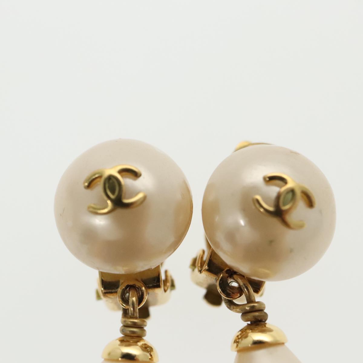 CHANEL Pearl Earring metal White CC ar12918