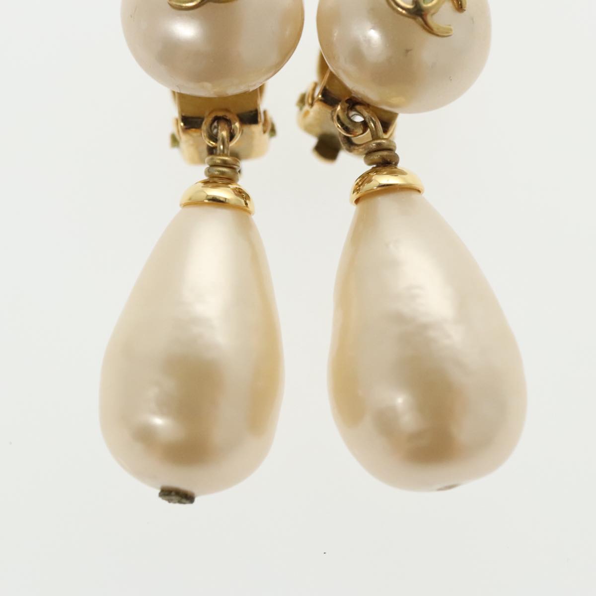 CHANEL Pearl Earring metal White CC ar12918