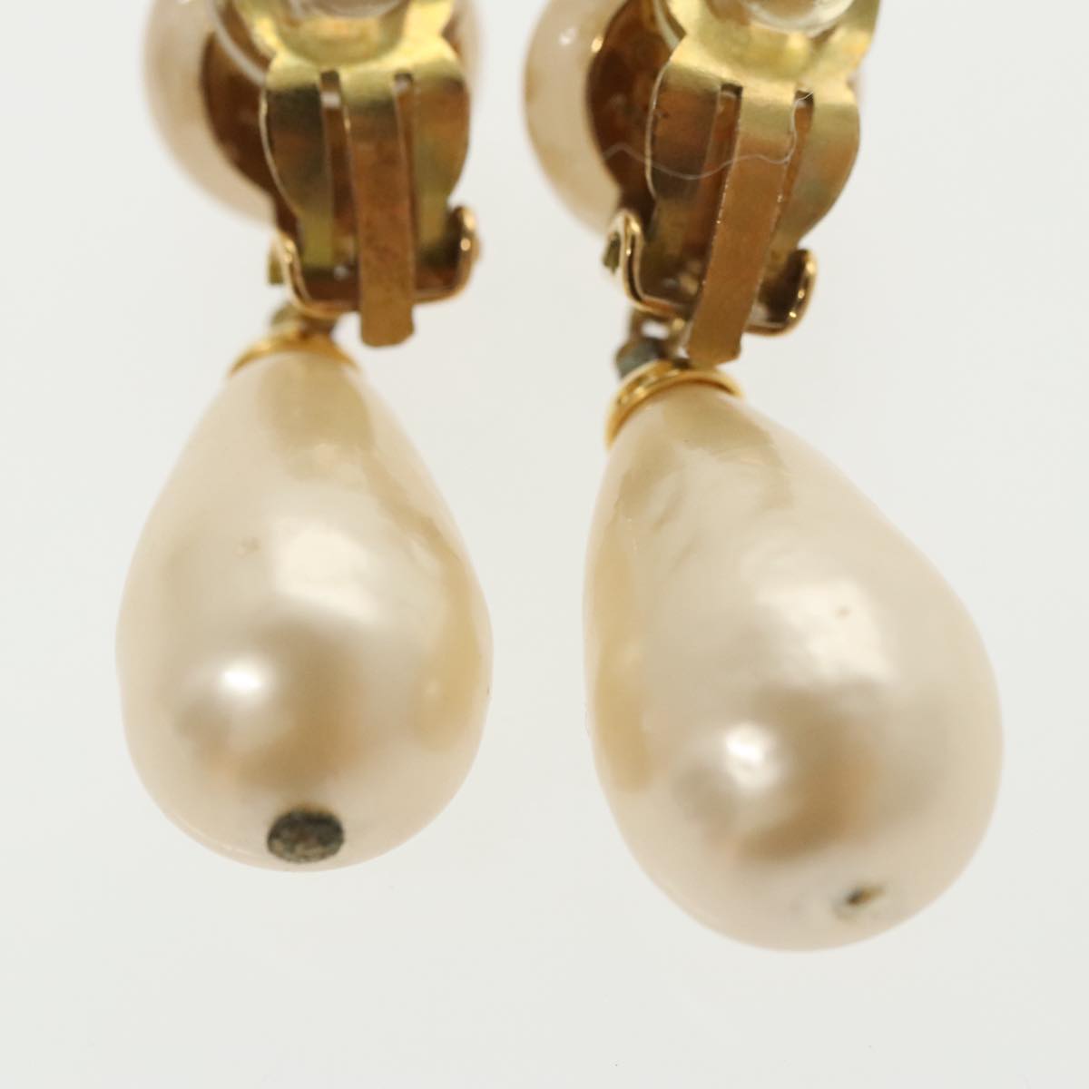 CHANEL Pearl Earring metal White CC ar12918