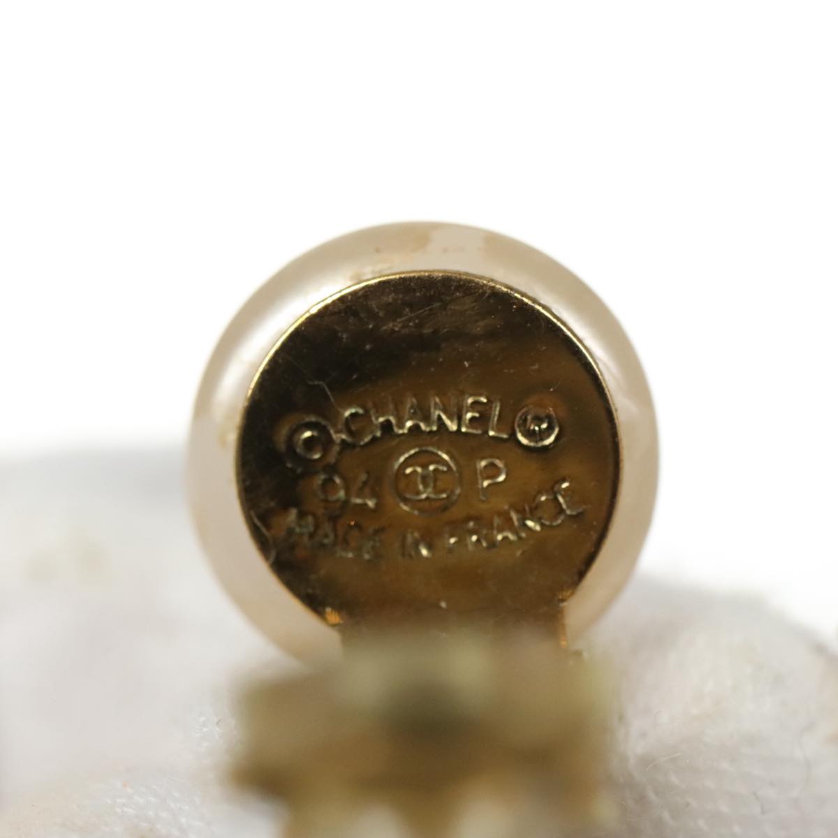 CHANEL Pearl Earring metal White CC ar12918
