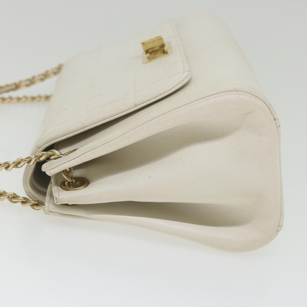 CHANEL Choco Bar line Chain Shoulder Bag Leather White CC bs10047