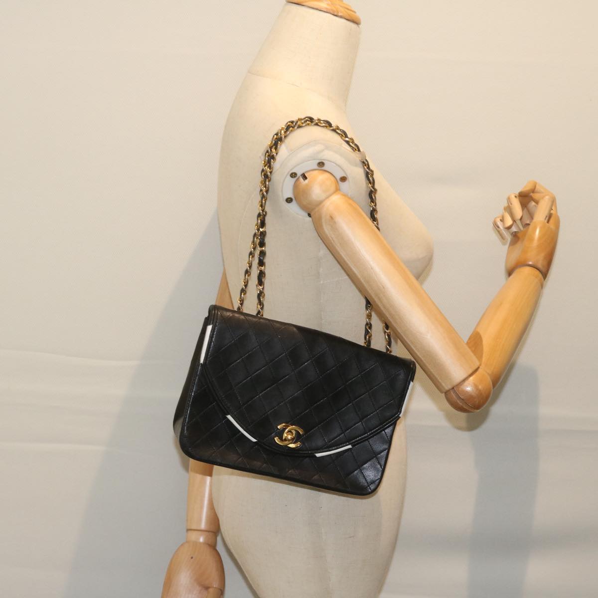 CHANEL Matelasse Chain Shoulder Bag Lamb Skin Black White CC bs10325