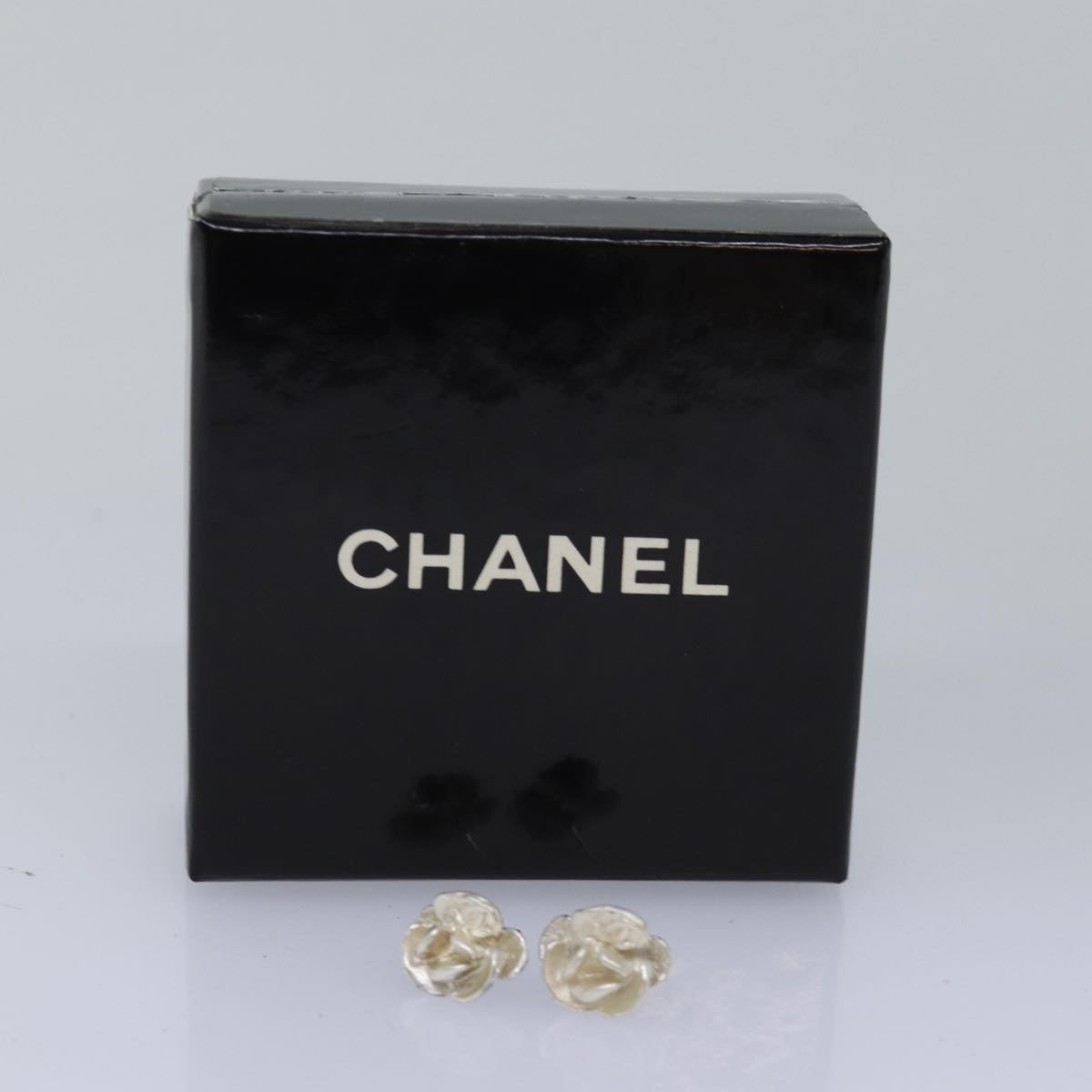 CHANEL Pierce Camelia Silver CC bs15114
