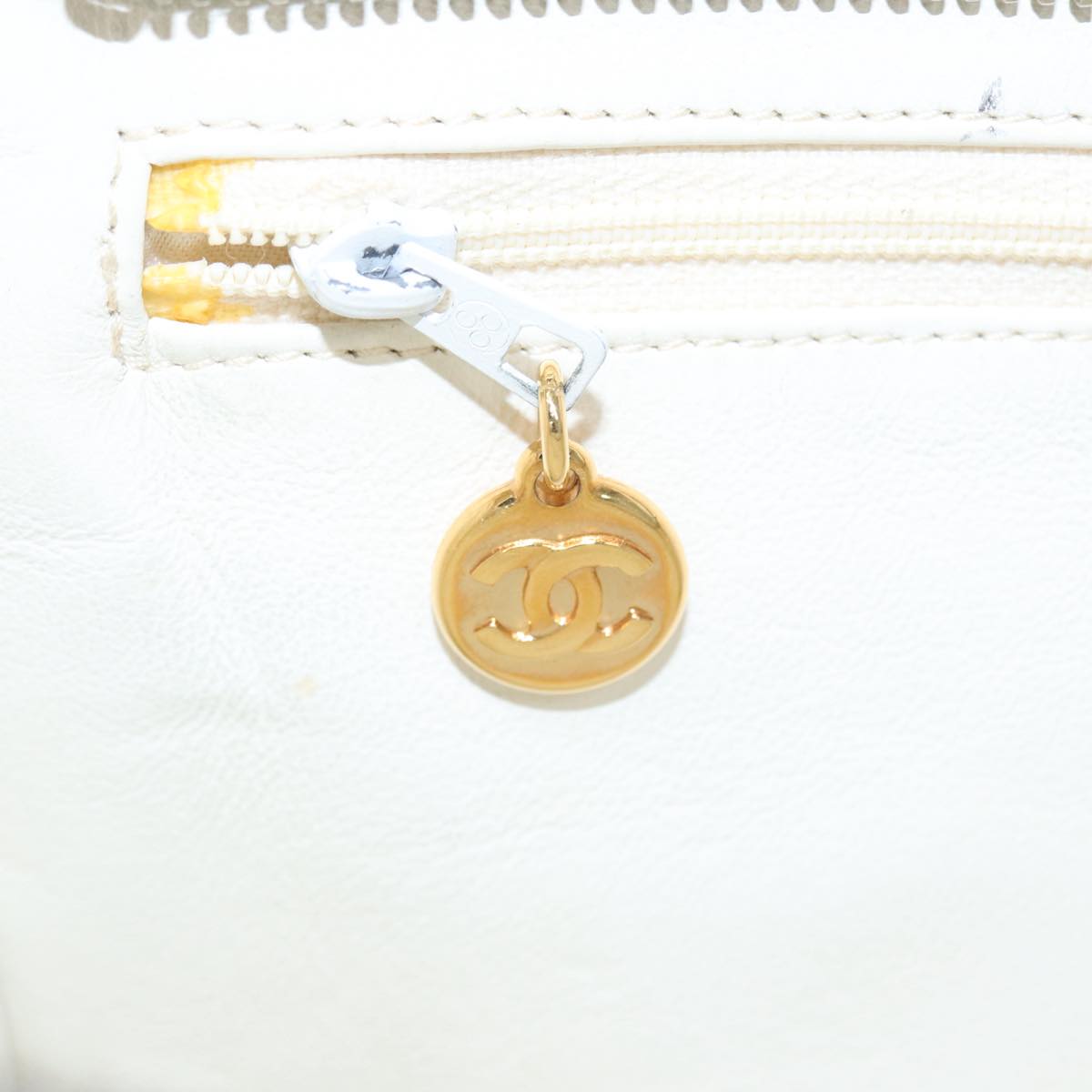 CHANEL Matelasse Shoulder Bag Lamb Skin White Gold CC bs17156