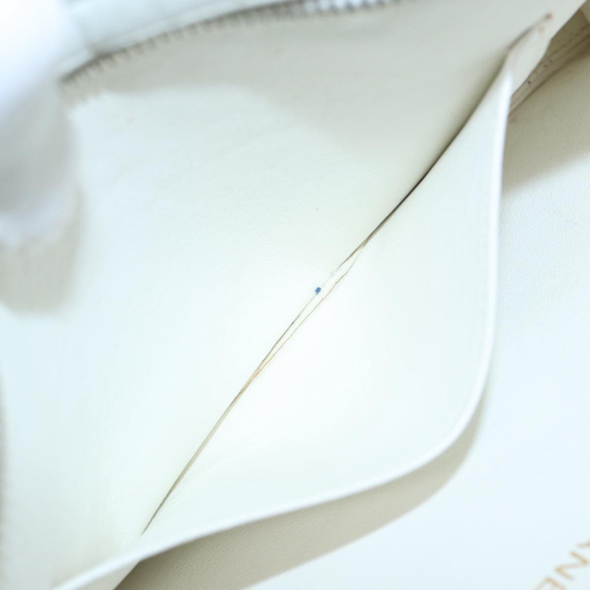 CHANEL Matelasse Shoulder Bag Lamb Skin White Gold CC bs17156