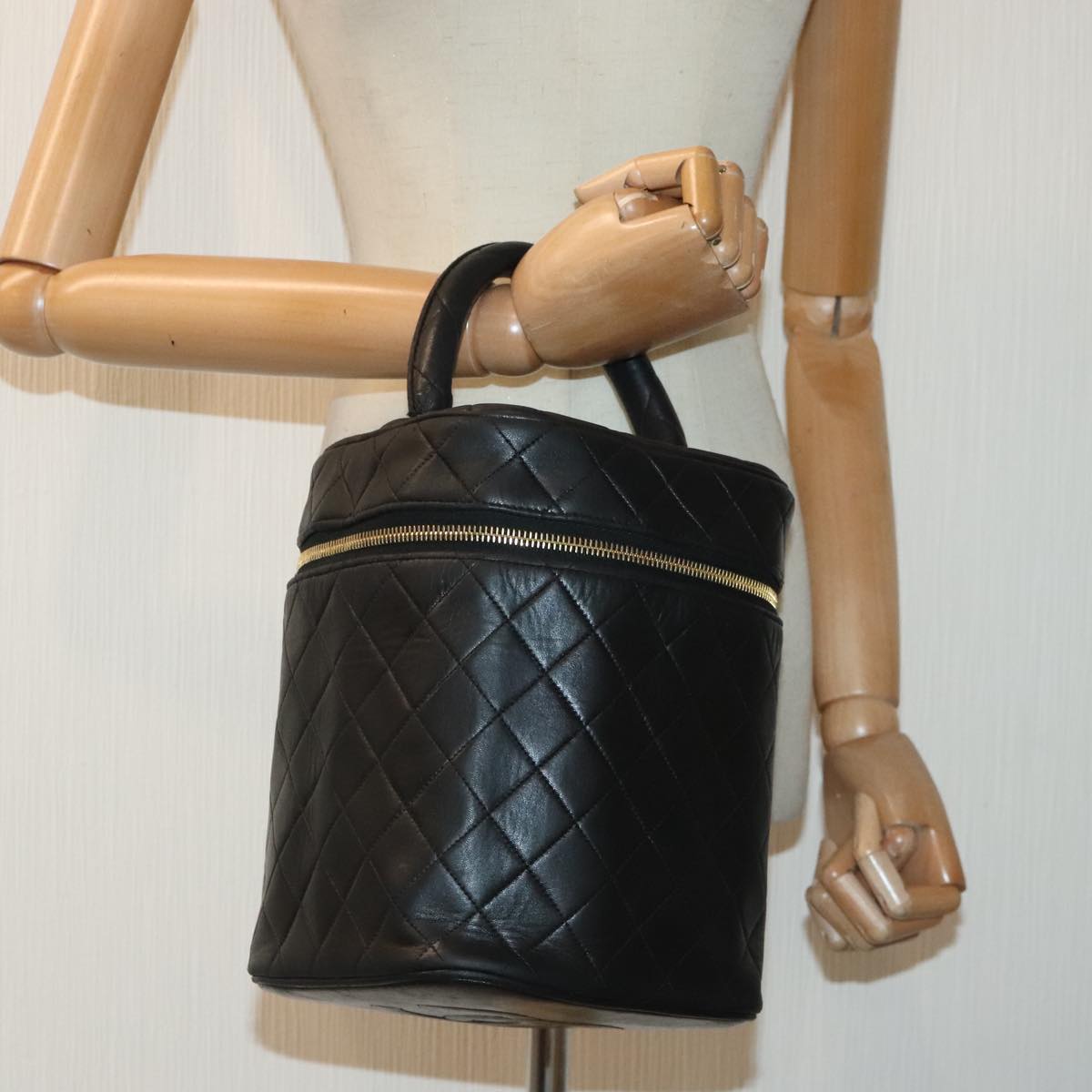 CHANEL Vanity Cosmetic Pouch Lamb Skin Black Gold CC bs17658