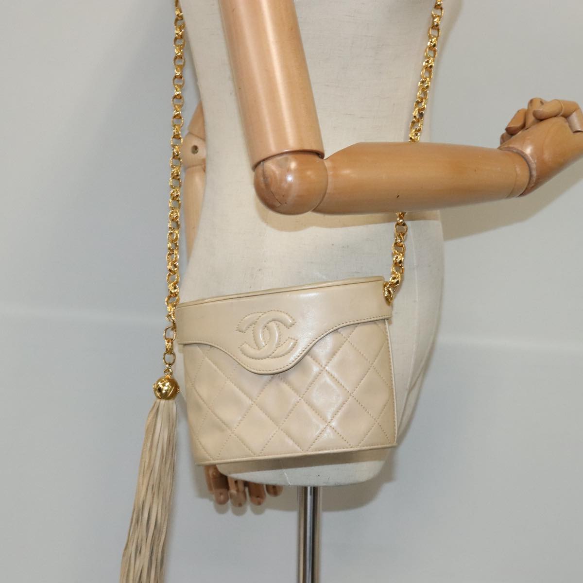 CHANEL Matelasse Chain Shoulder Bag Lamb Skin Beige Gold CC bs18171