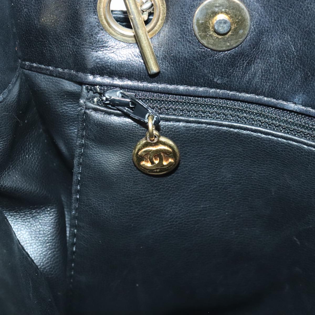 CHANEL Shoulder Bag Leather Black CC bs18212
