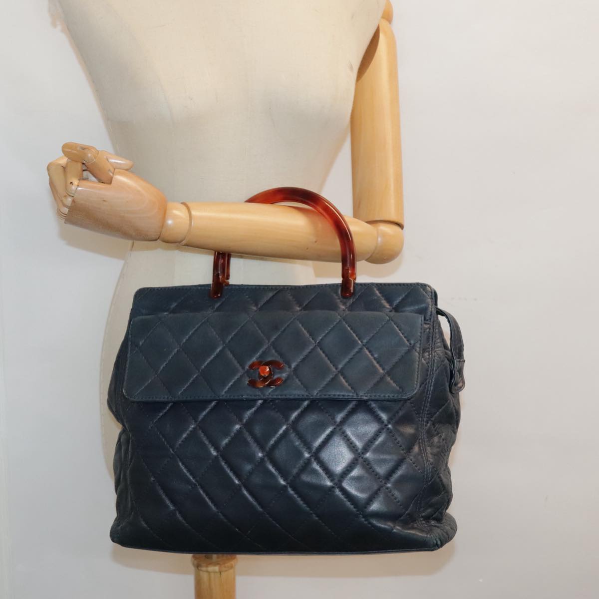 CHANEL Matelasse Hand Bag Lamb Skin Navy CC bs18353