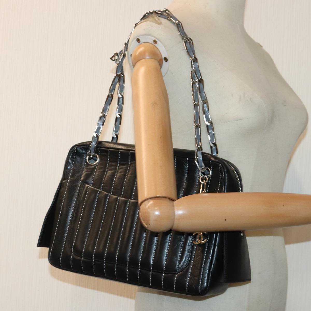 CHANEL Chain Shoulder Bag Leather Silver Black CC bs18415