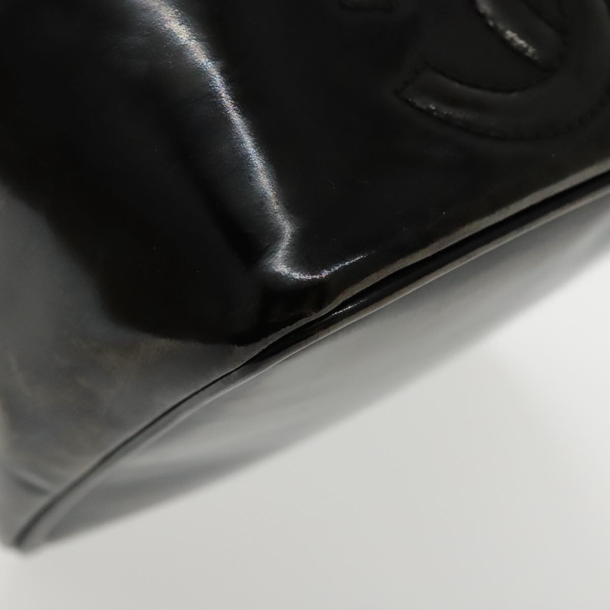 CHANEL Vanity Cosmetic Pouch Patent leather Black Gold CC bs18658
