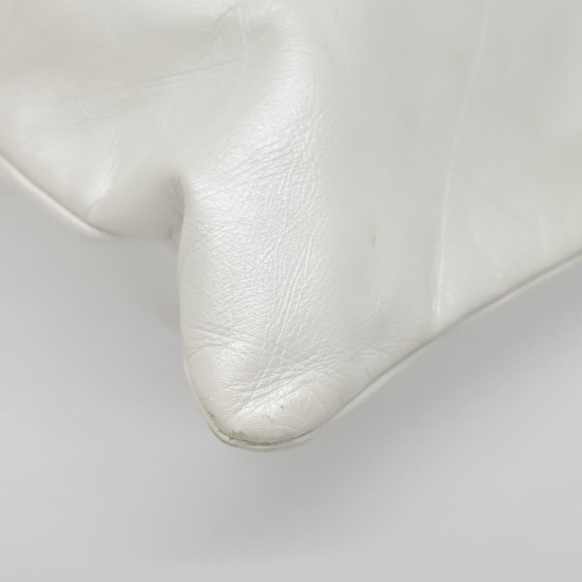 CHANEL Matelasse Hand Bag Leather White CC bs18834