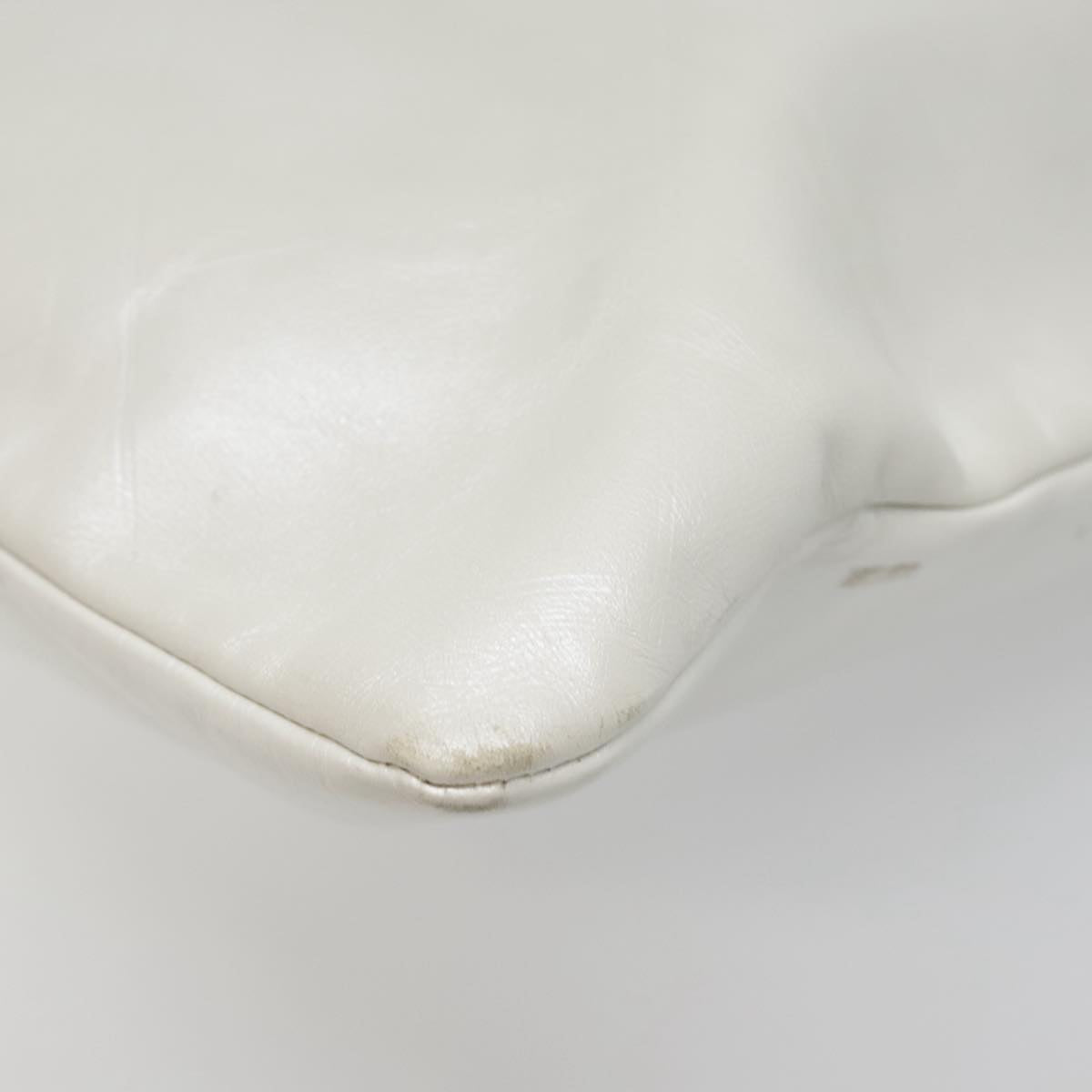 CHANEL Matelasse Hand Bag Leather White CC bs18834