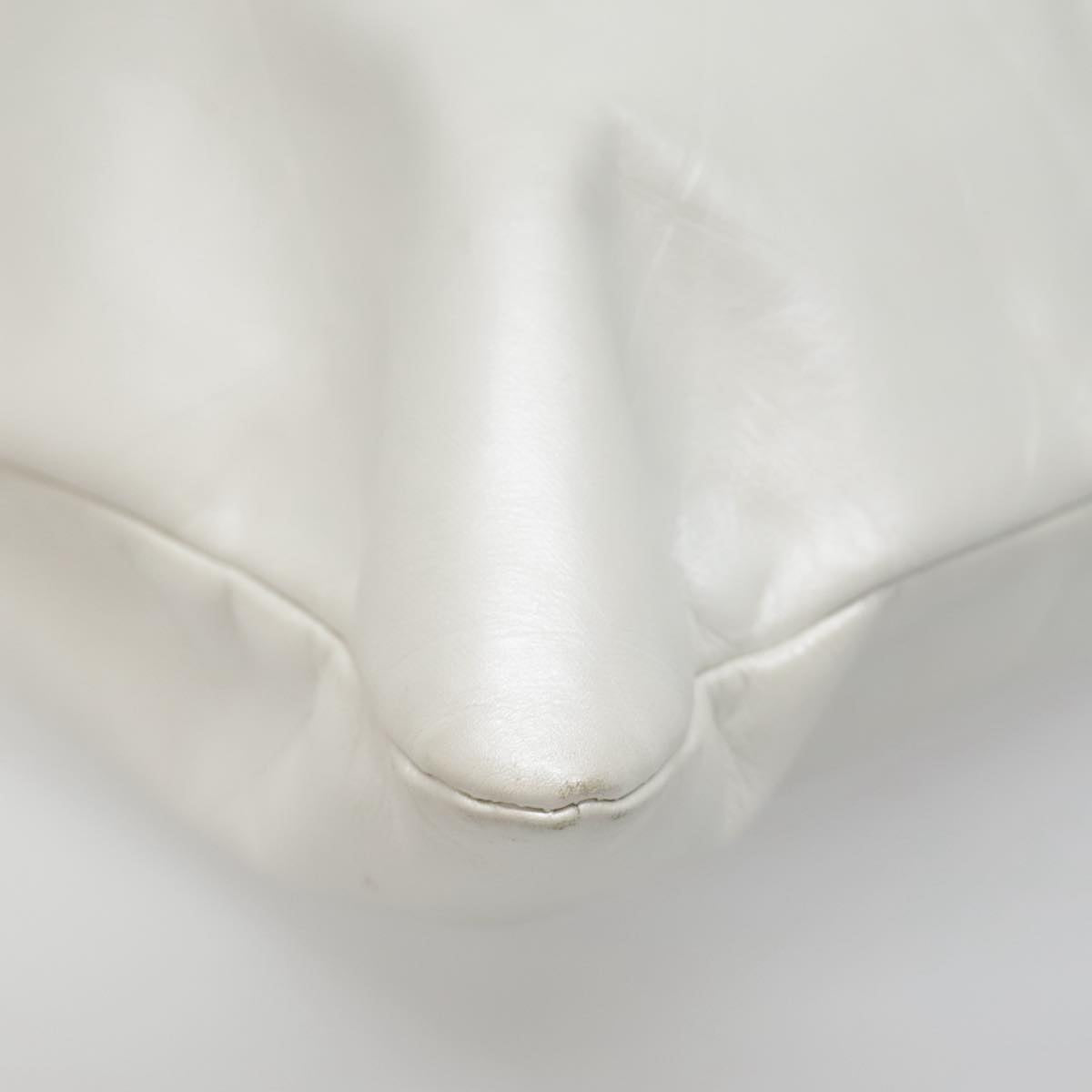 CHANEL Matelasse Hand Bag Leather White CC bs18834