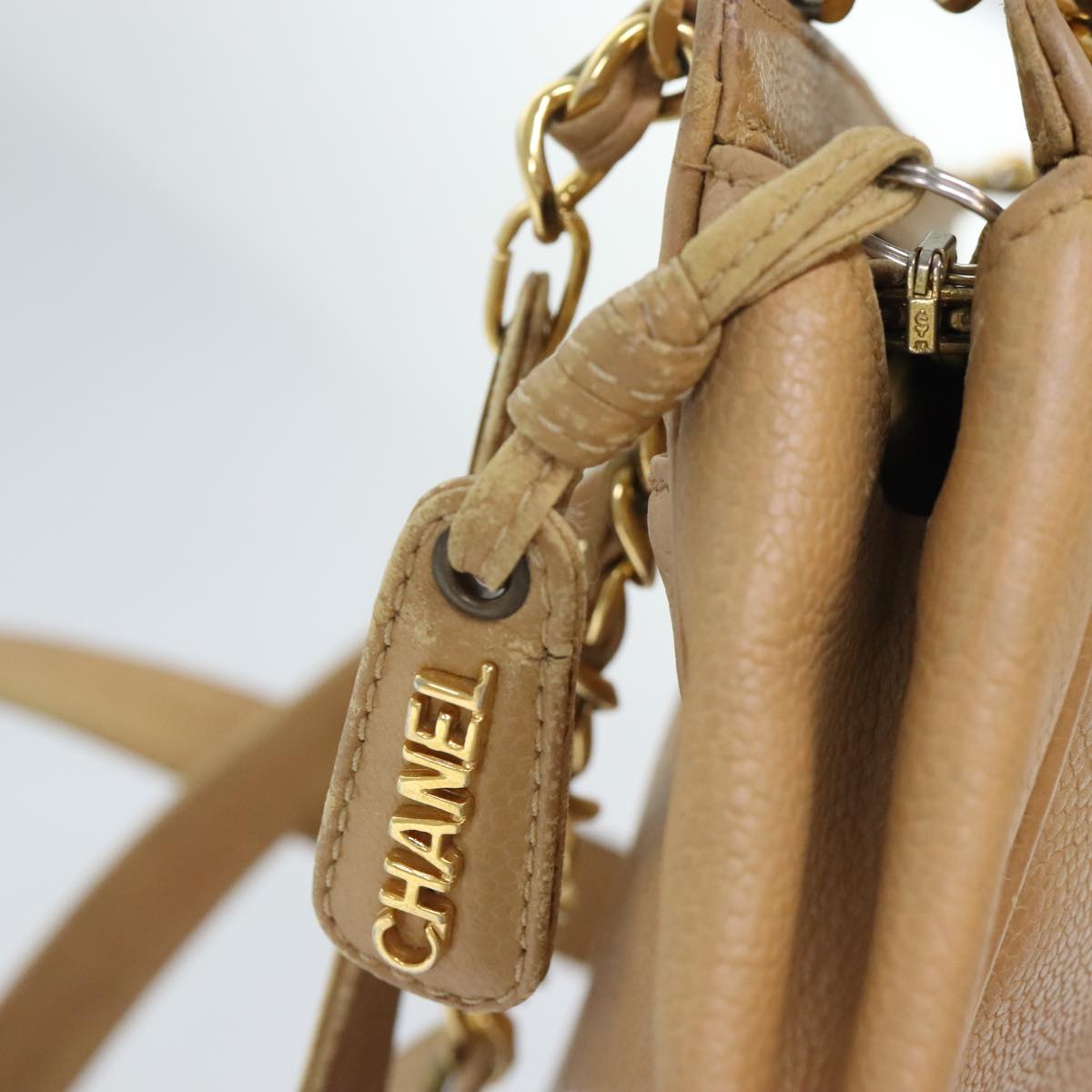 CHANEL Chain Shoulder Bag Caviar Skin Beige Gold CC bs18835