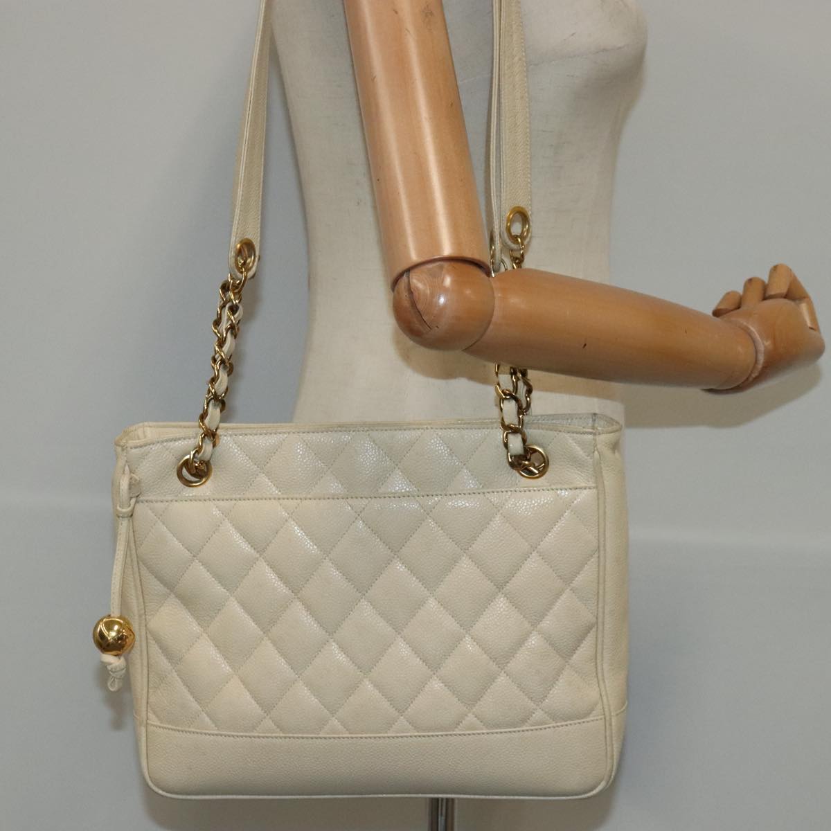 CHANEL Matelasse Chain Shoulder Bag Caviar Skin Beige CC bs18887