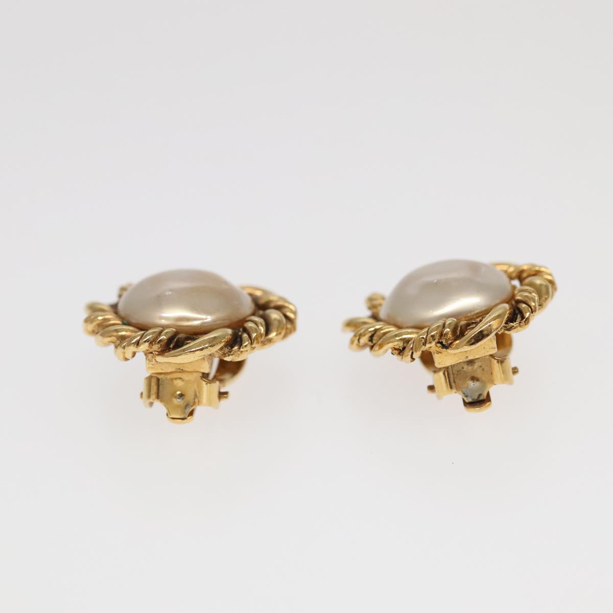 CHANEL Pearl Earring metal Gold Tone CC bs19423