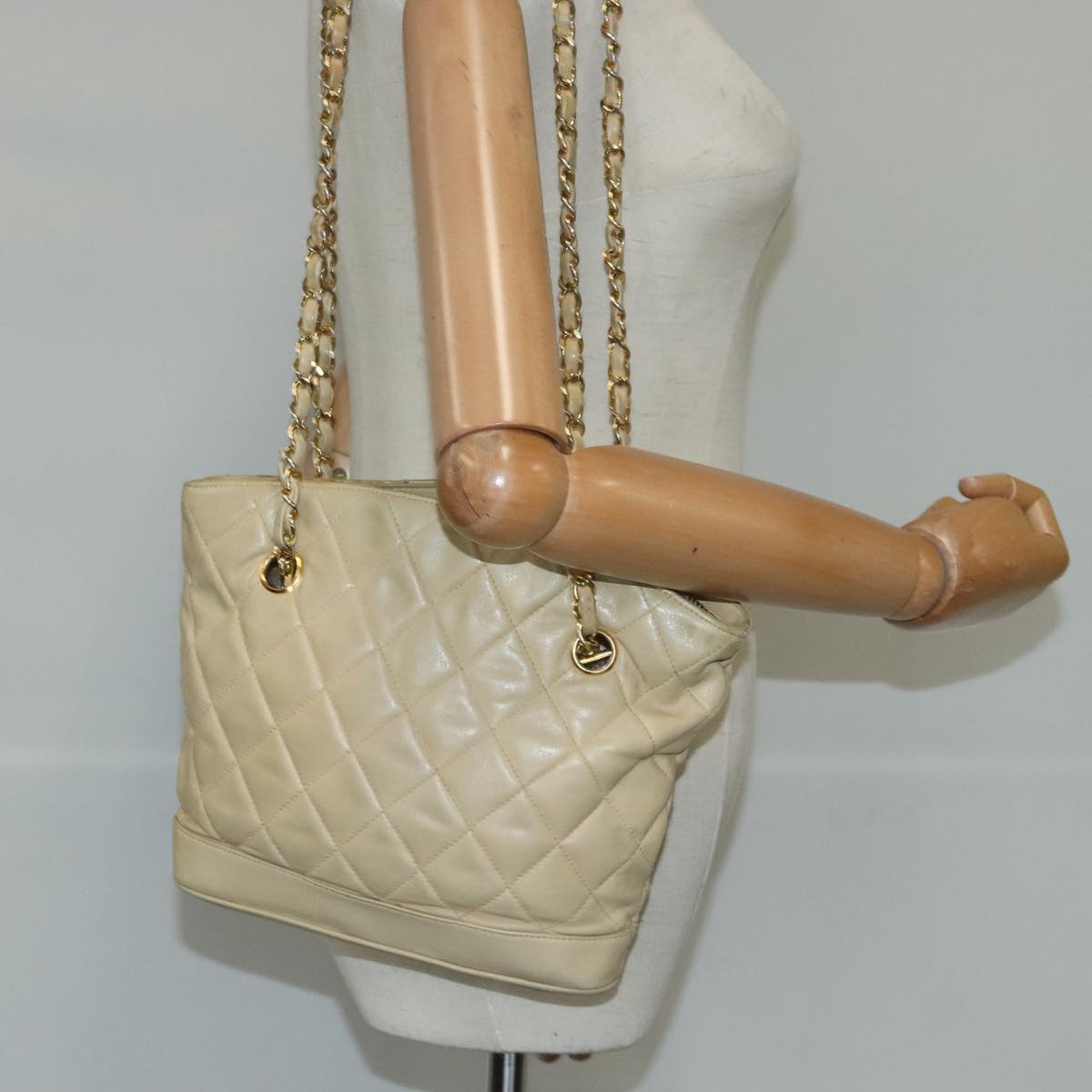 CHANEL Matelasse Chain Shoulder Bag Lamb Skin Beige Gold CC bs19648