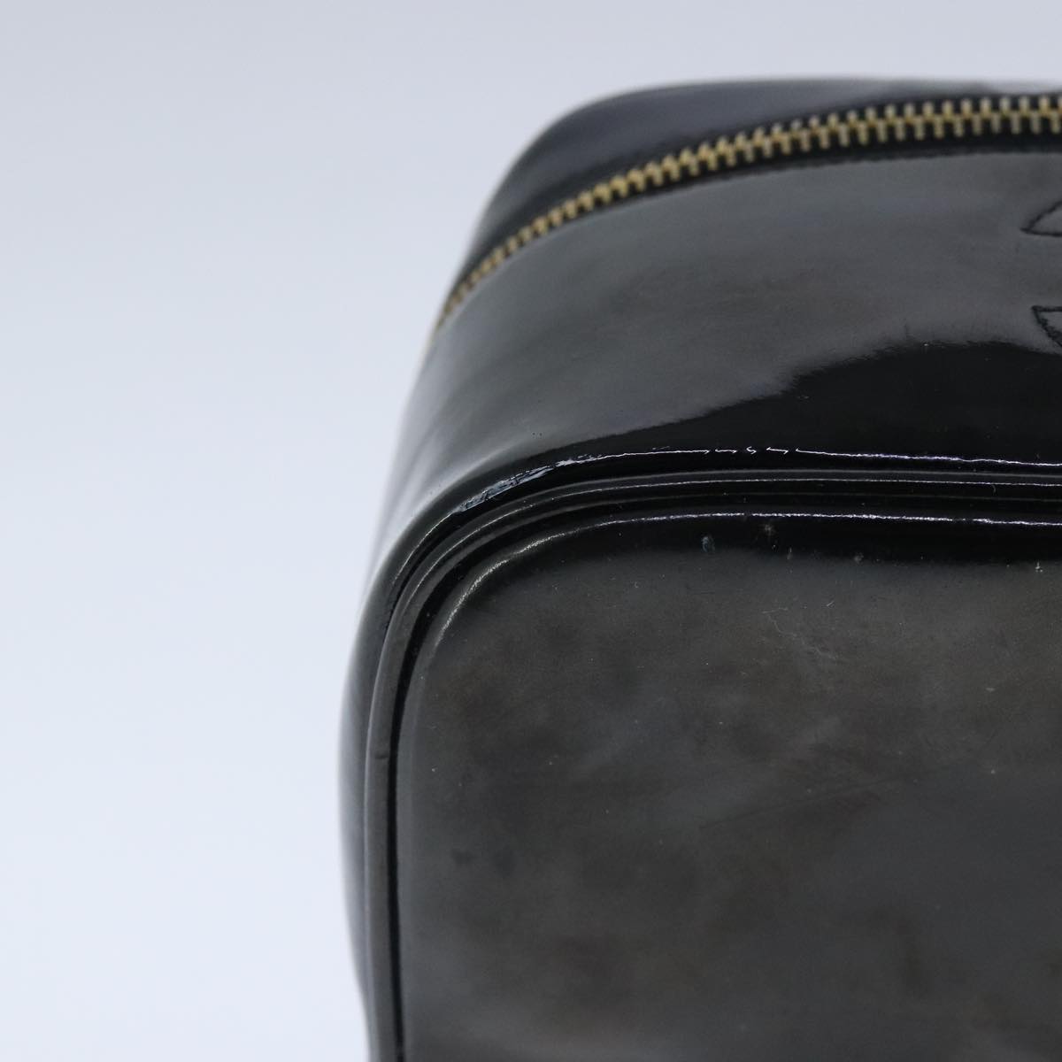 CHANEL Vanity Pouch Enamel Black Gold CC bs20306