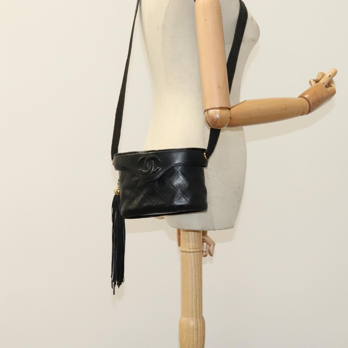 CHANEL Matelasse Shoulder Bag Lamb Skin Gold Black CC bs21318
