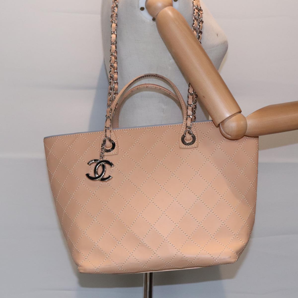 CHANEL Matelasse Chain Tote Bag Leather Beige Silver CC ep5902