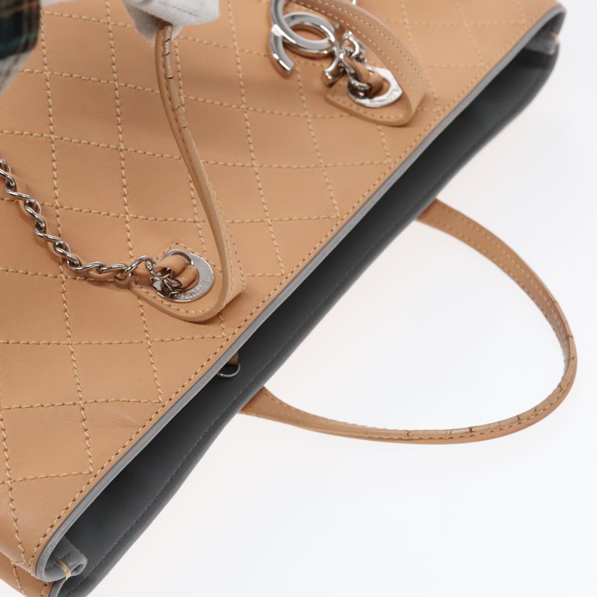 CHANEL Matelasse Chain Tote Bag Leather Beige Silver CC ep5902