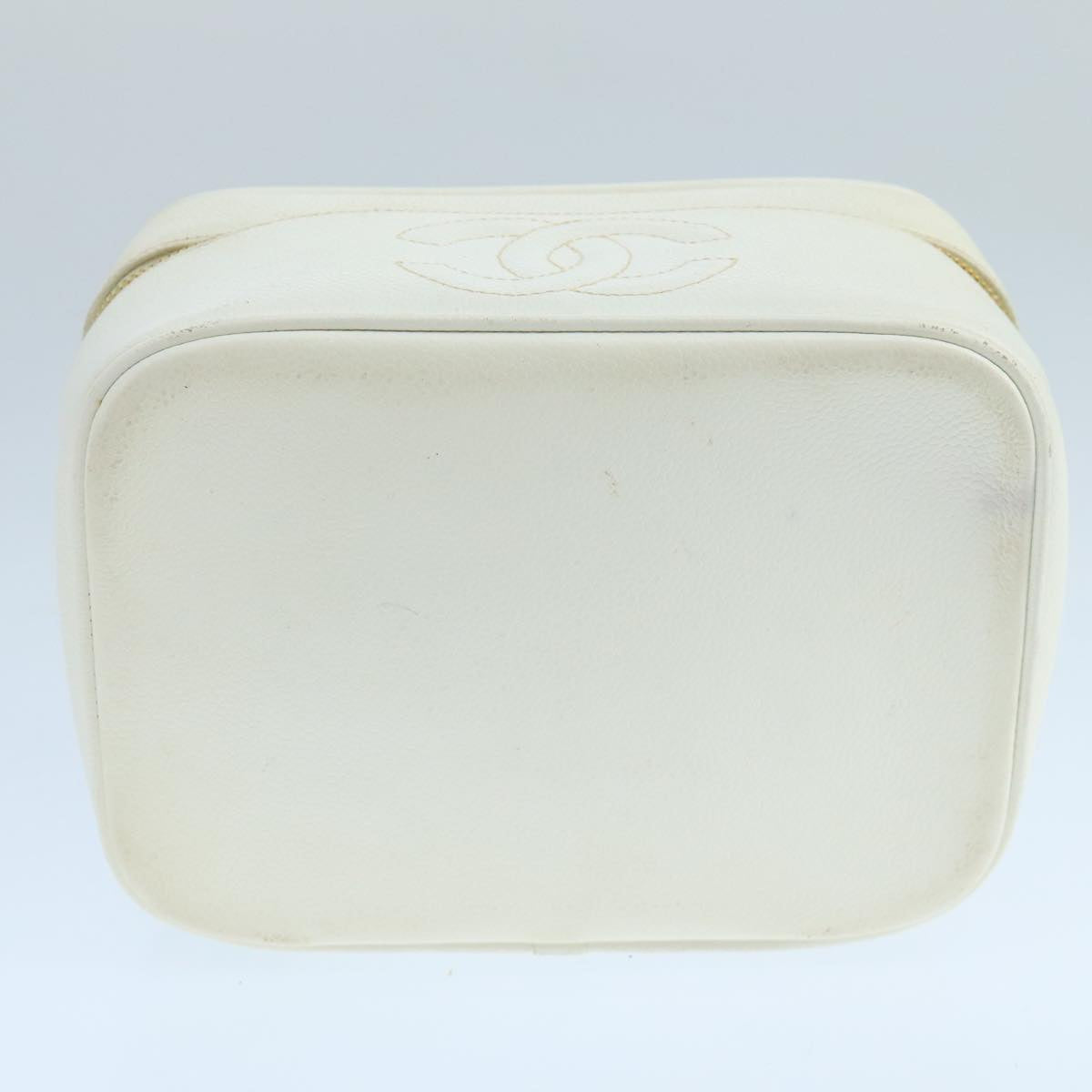 CHANEL Vanity Pouch Caviar Skin White Gold CC fm4190