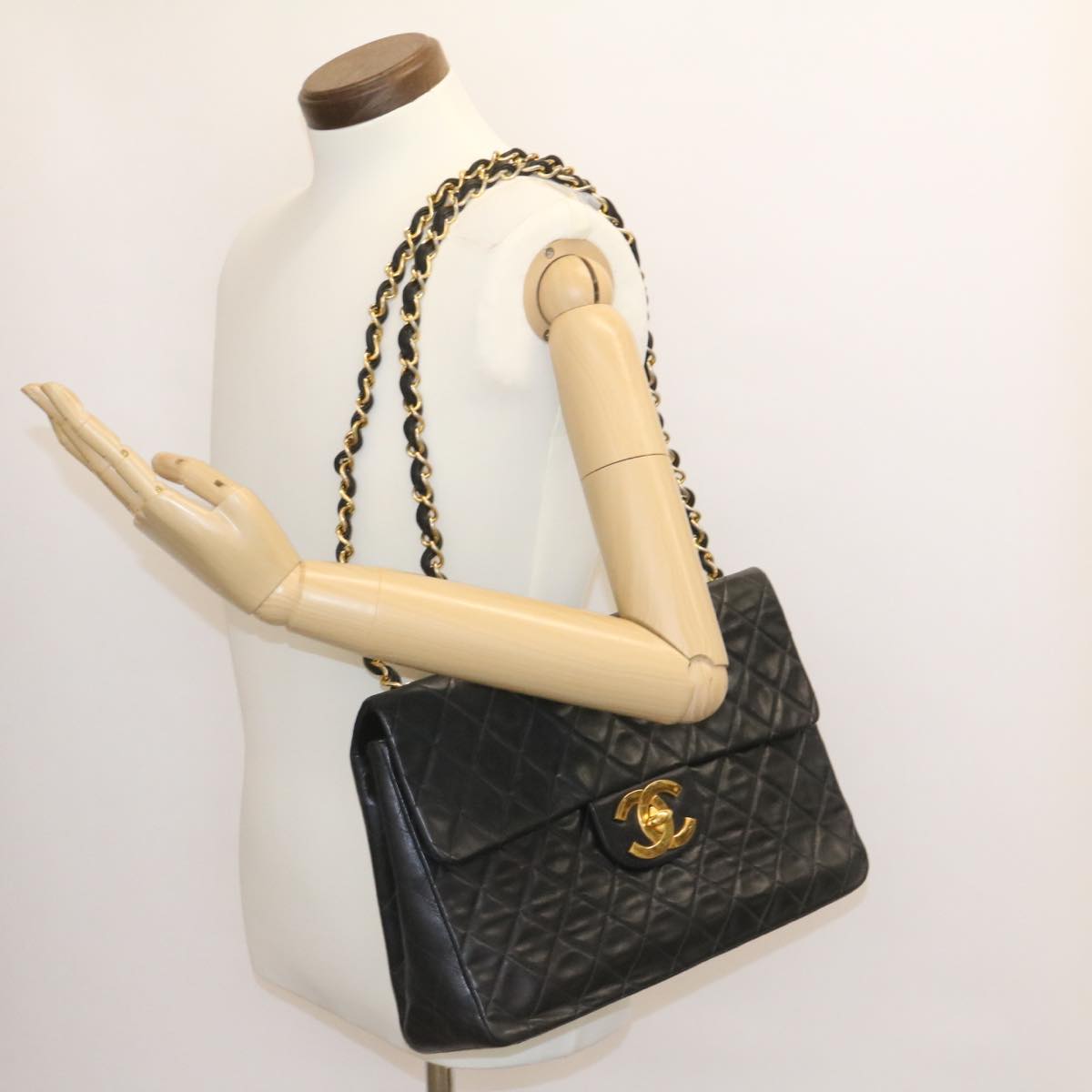 CHANEL Big Matelasse Flap Chain Shoulder Bag Lamb Skin Black Gold am1276gA