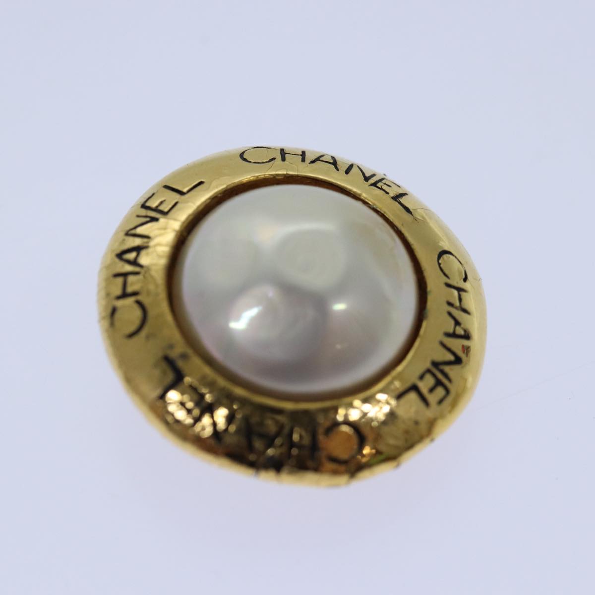 CHANEL Pearl Earring metal Gold CC hk1468