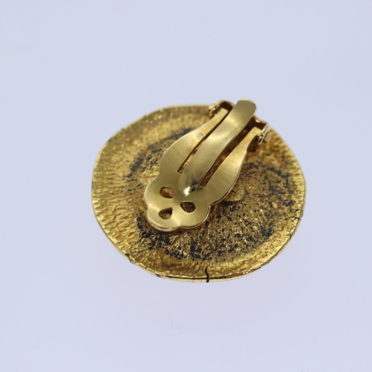 CHANEL Pearl Earring metal Gold CC hk1468