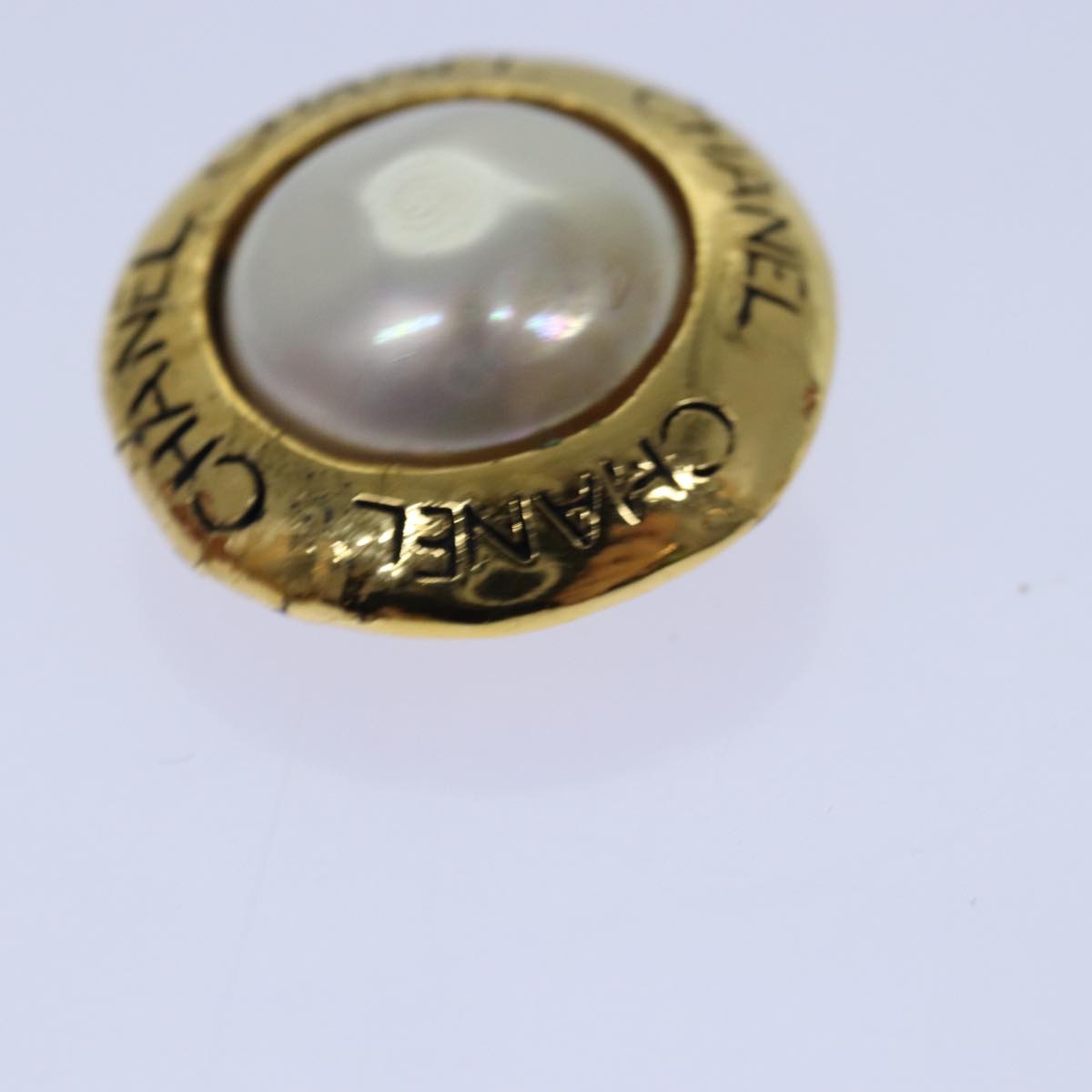 CHANEL Pearl Earring metal Gold CC hk1468