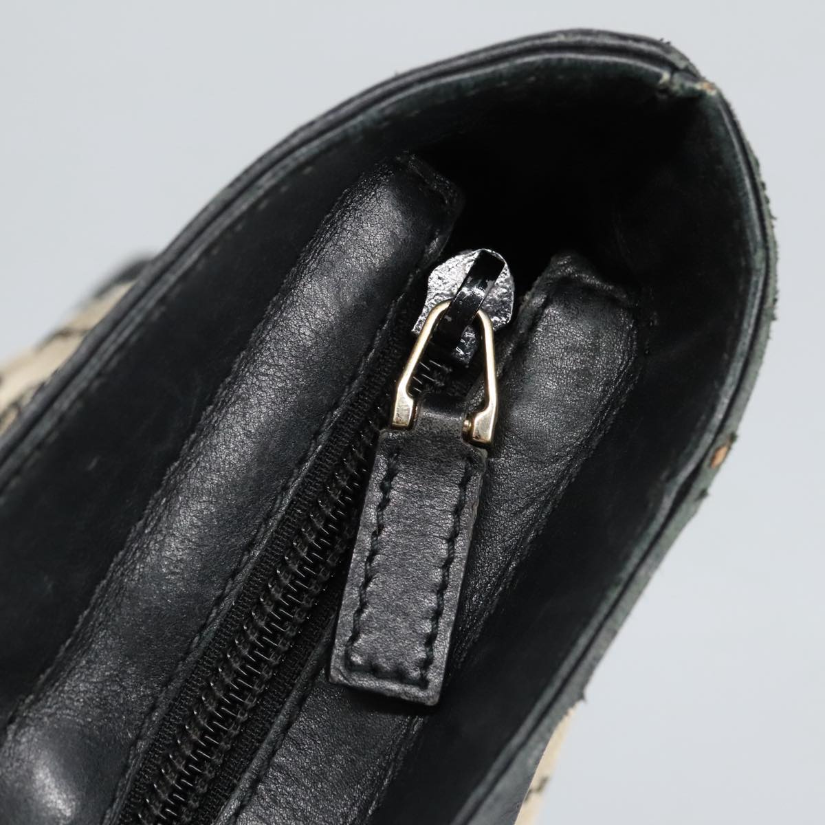 GUCCI GG Canvas Tote Bag Black Beige hk1721