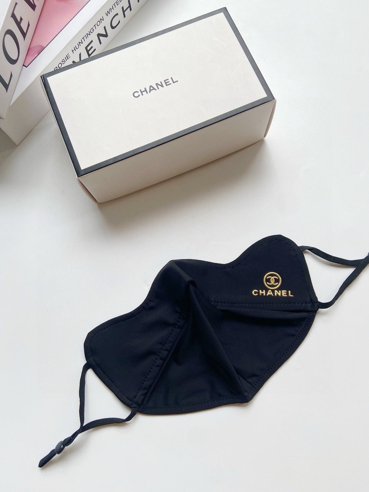 CHANEL SUNSCREEN MASK 189471 (1 BOX)