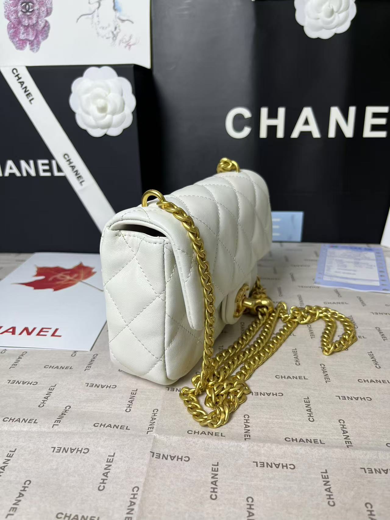 CHANEL 25C Mini Flap 19cm White Lambskin Gold Heart Hardware