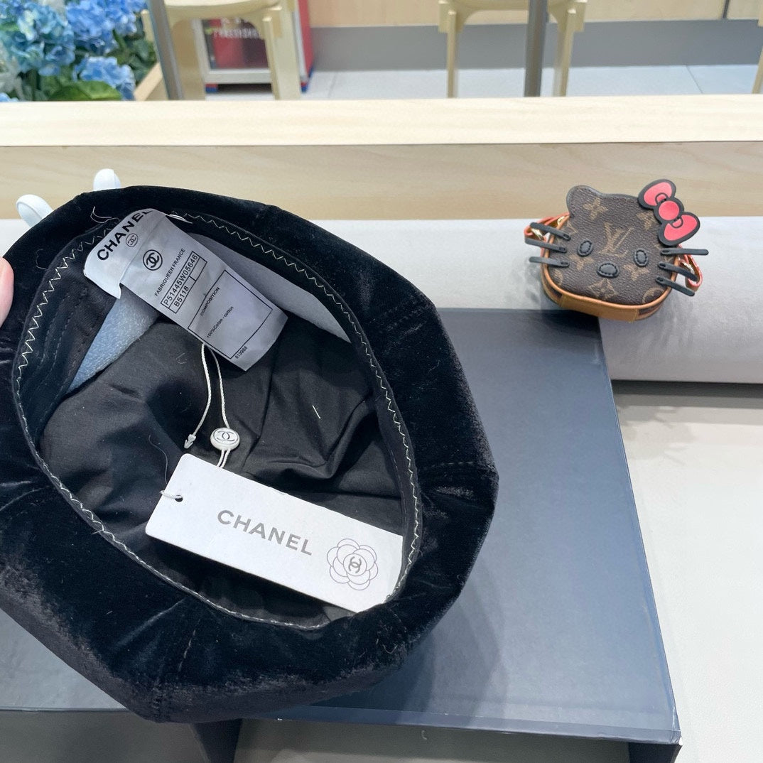 CHANEL BERET HAT IN BLACK VELVET 413324