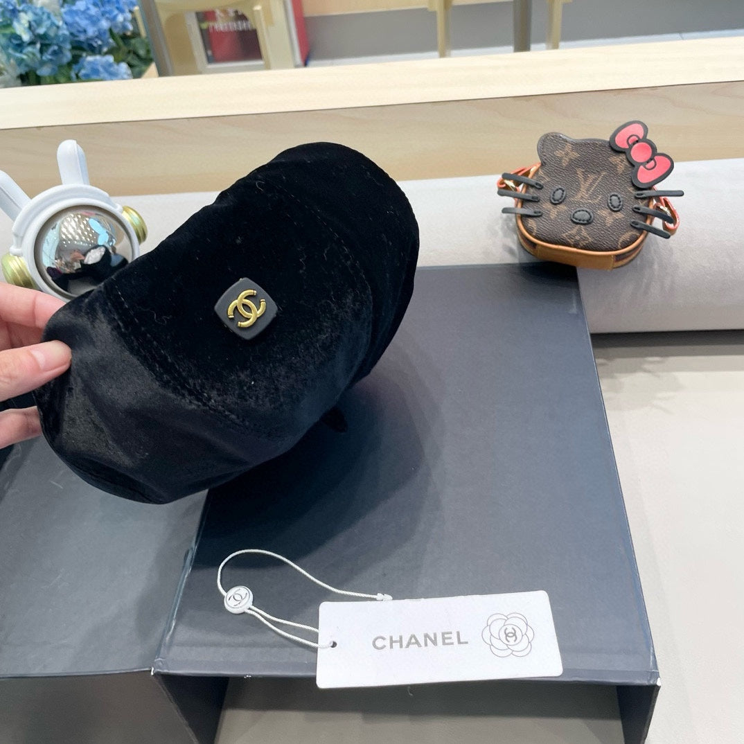 CHANEL BERET HAT IN BLACK VELVET 413324