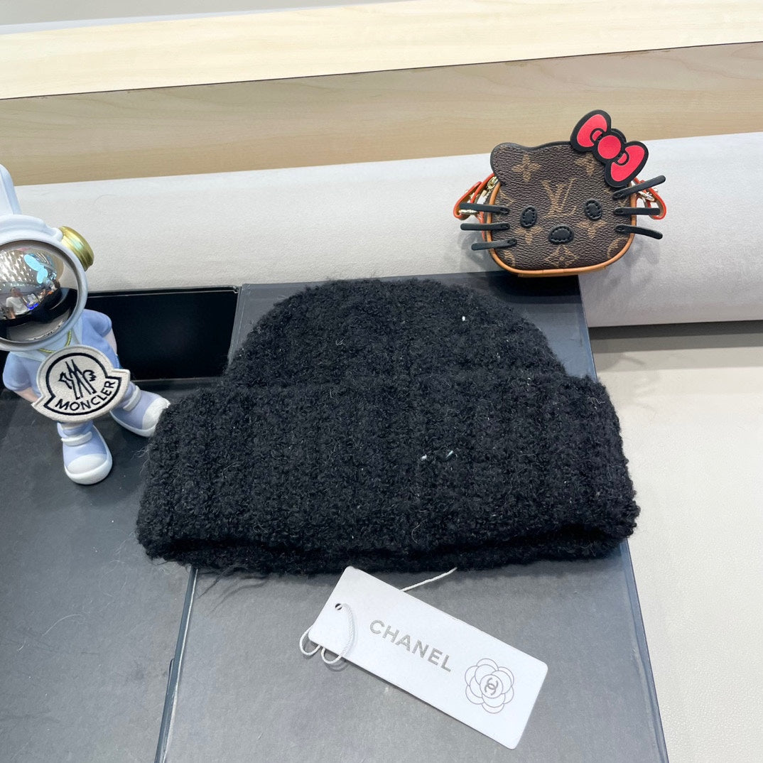 CHANEL BEANIE HAT IN BLACK WOOL 413326